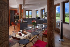 Dining - Tree House, Luxury Country House, Hot Tub, Malvern, Sleeps 6+ Award Winning :)A+ (Malvern)