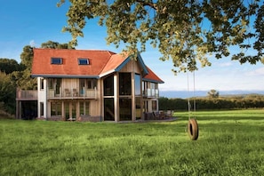 Exterior - Tree House, Luxury Country House, Hot Tub, Malvern, Sleeps 6+ Award Winning :)A+ (Malvern)