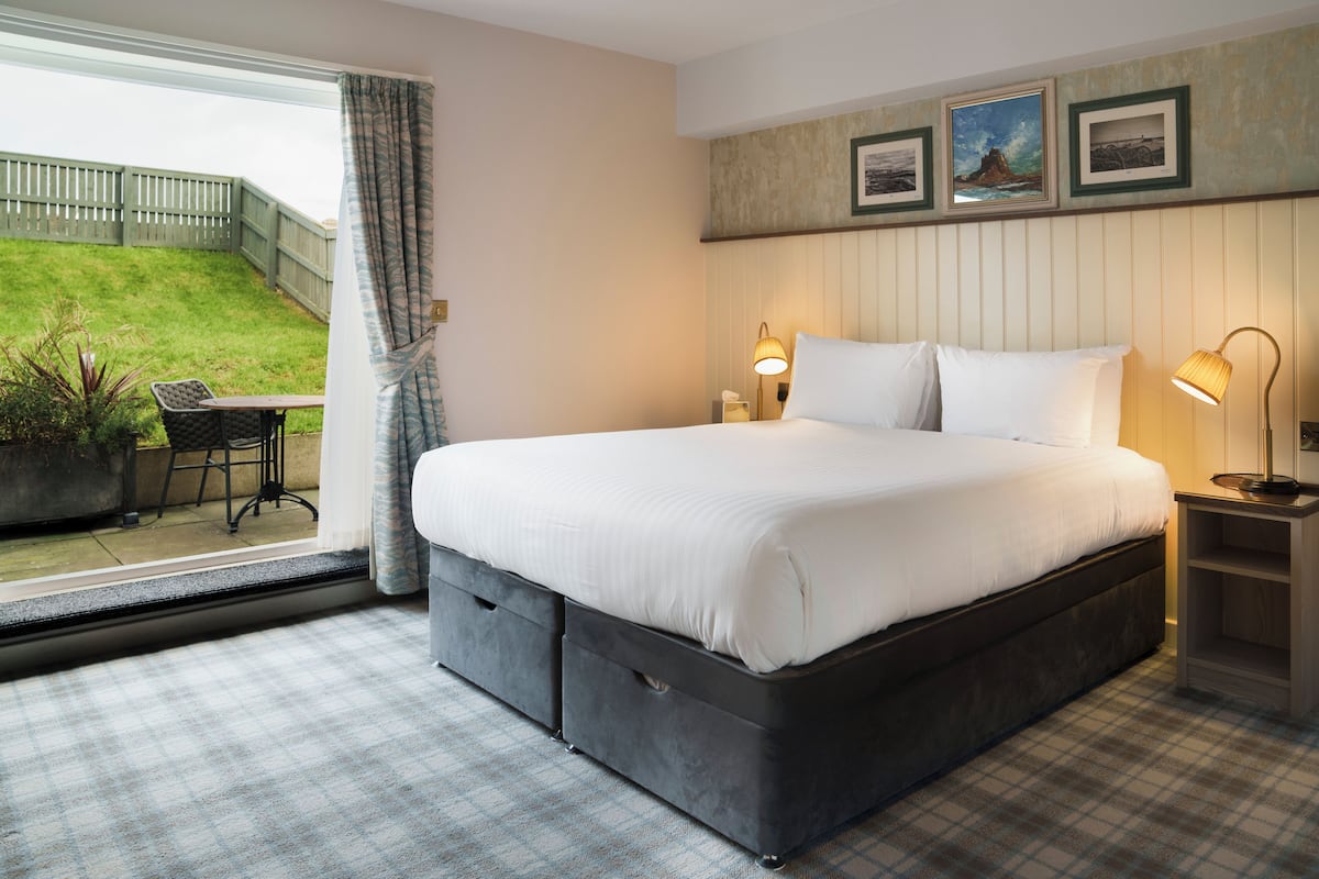 Double or Twin Garden Room | Terrace/patio