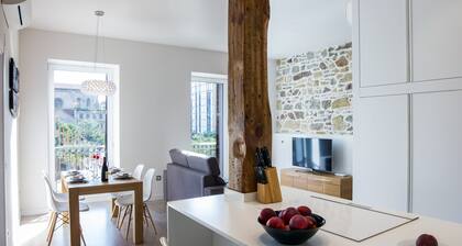 Nice apartment for 4 people in the centre near the beach. WI-FI and AC.