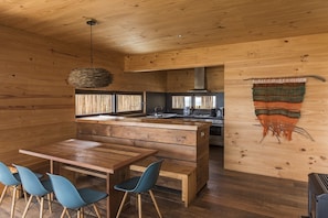 Ferienhaus, Nichtraucher (BUCHUPUREO) | Essbereich im Zimmer