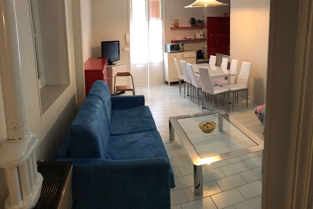 Sanremo Apartment 10 beds 110 sqm plus garden