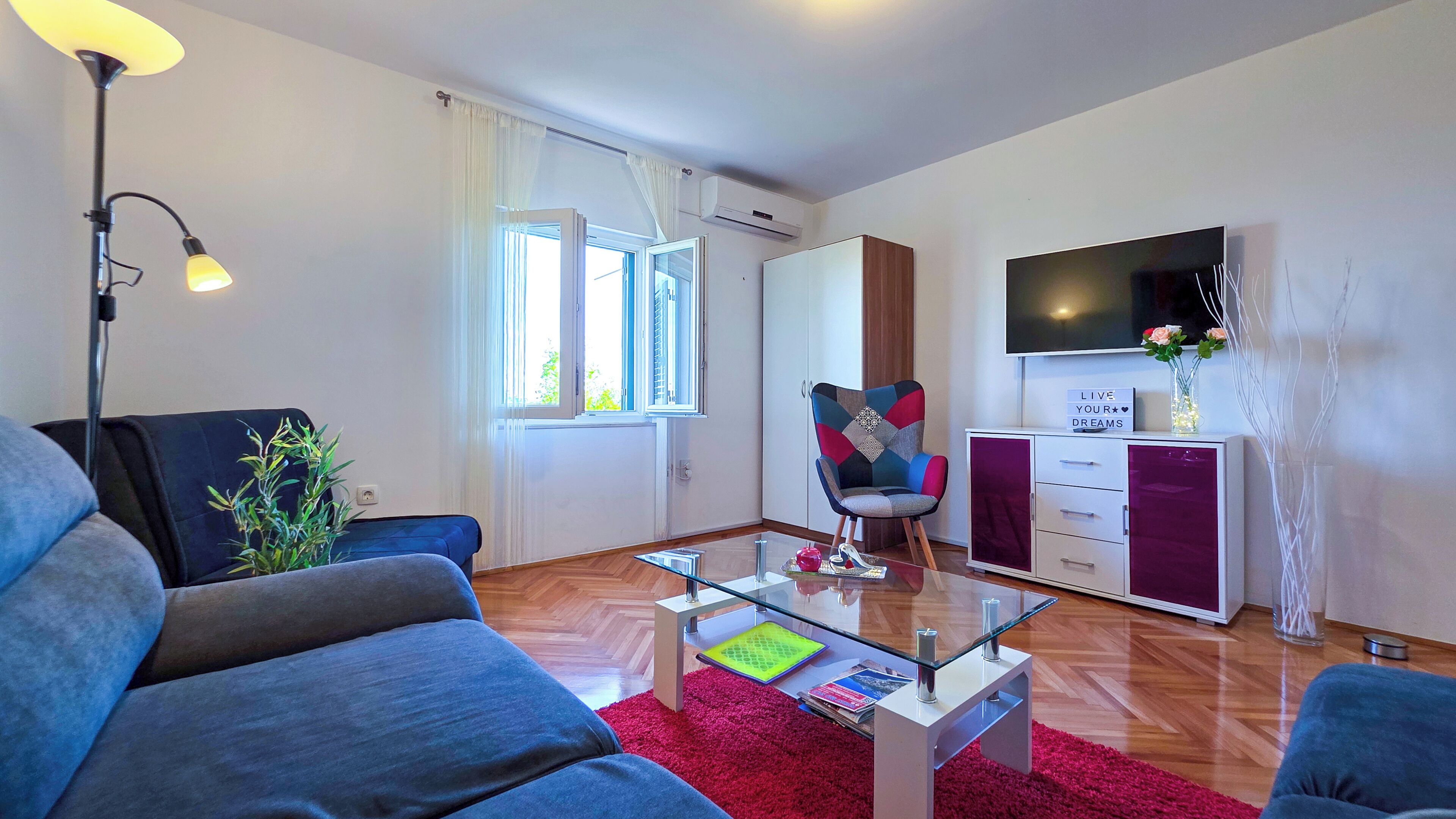 Smart TV, DVD player, stereo