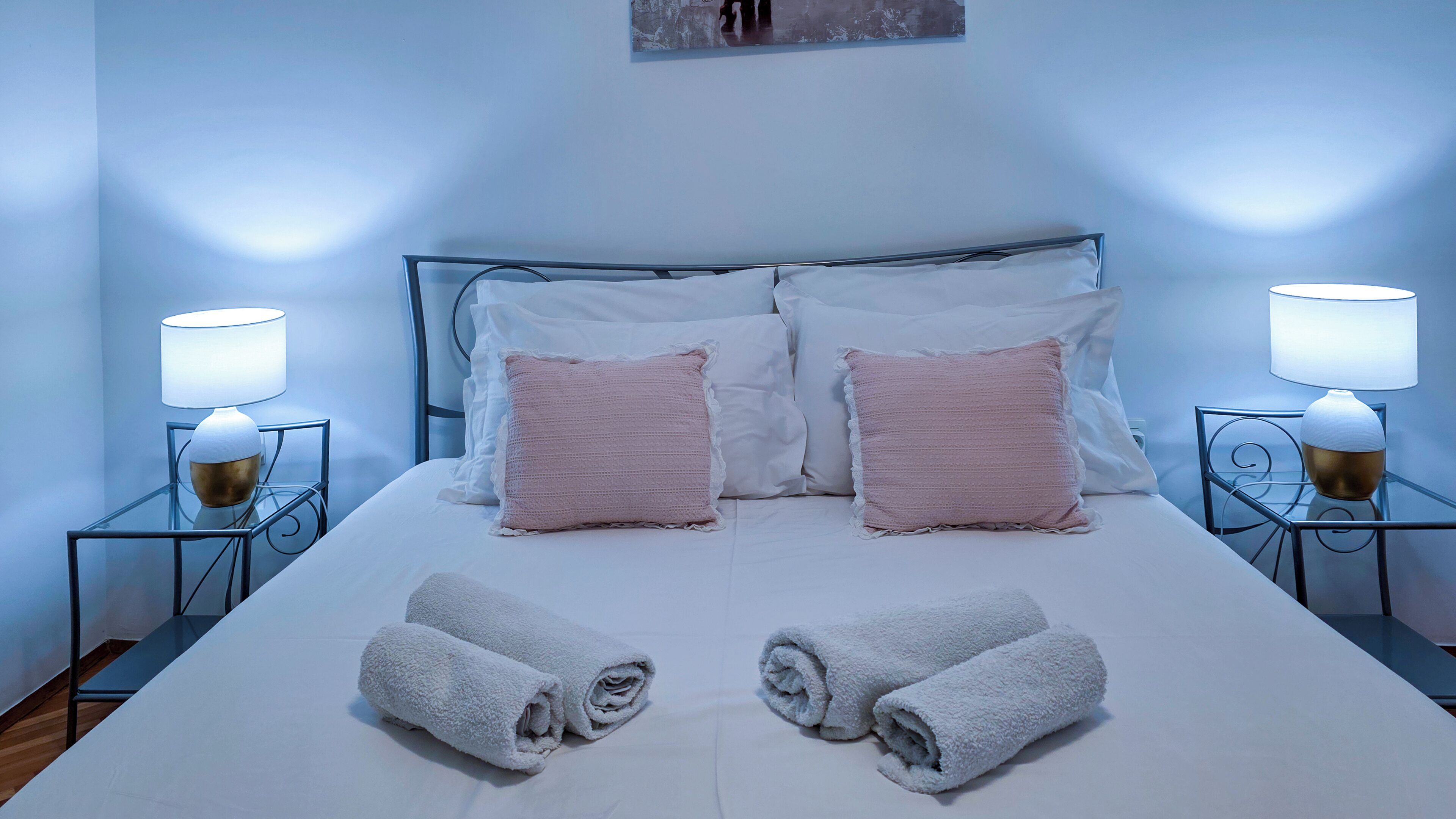 2 bedrooms, in-room safe, desk, iron/ironing board