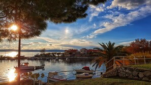 Marina - Welcome to Mendy’s Sea View - Pomalo & Fjaka Escape  (Kaštel Sućurac)