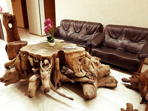 Lobby sitting area - Hotel Makona (Tbilisi)