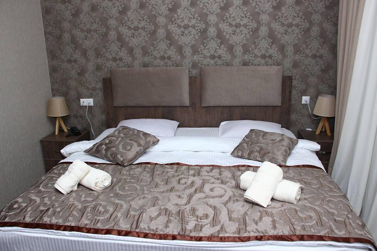 Standard Double Room | Iron/ironing board, free WiFi