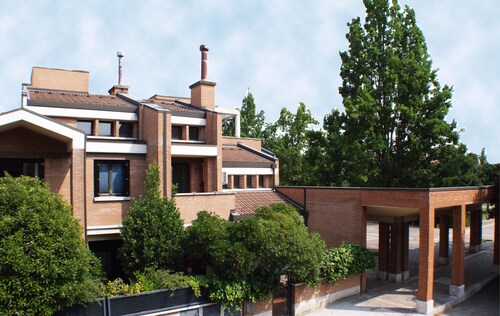 Mago Zurli '- Appartement raffiné de trois pièces à Bologne avec garage privé