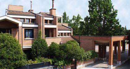 Mago Zurli '- Appartement raffiné de trois pièces à Bologne avec garage privé