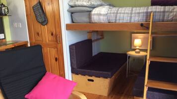 1 bedroom, free WiFi, bed sheets