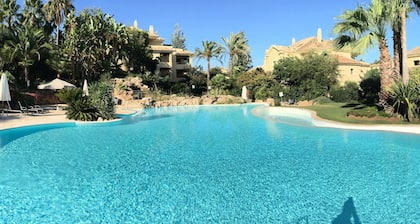 5 star, 3 bedroom 221 m2+70m2 apartment in Valgrande.150 meters from Valderrama