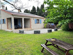 تناول الطعام بالخارج