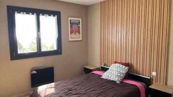 4 Schlafzimmer, Bügeleisen/Bügelbrett, kostenloses WLAN, Bettwäsche