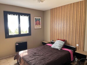 4 dormitorios, tabla de planchar con plancha, wifi gratis y ropa de cama