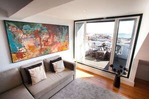 TV, stereo - Principe Real apartment with amazing river view (Lisboa)