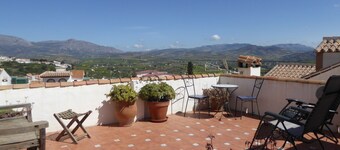 Stylish townhouse with superb views, elegant courtyard, pool and large terraces