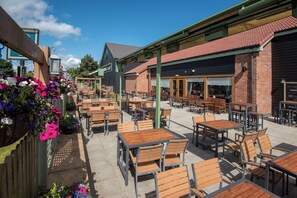 Terrace/patio - The Amble Inn - The Inn Collection Group (Morpeth)