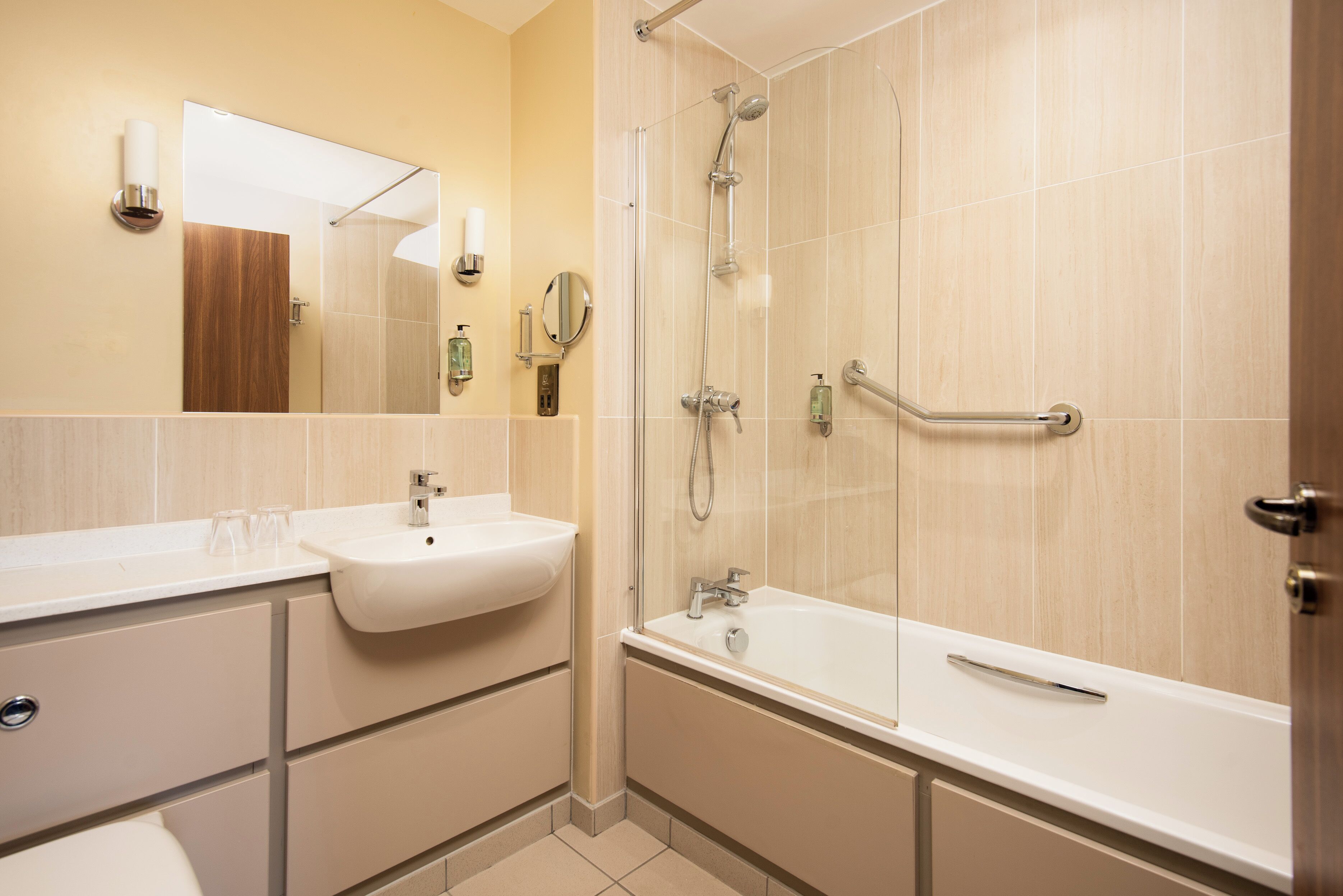 shower, free toiletries, hair dryer, towels