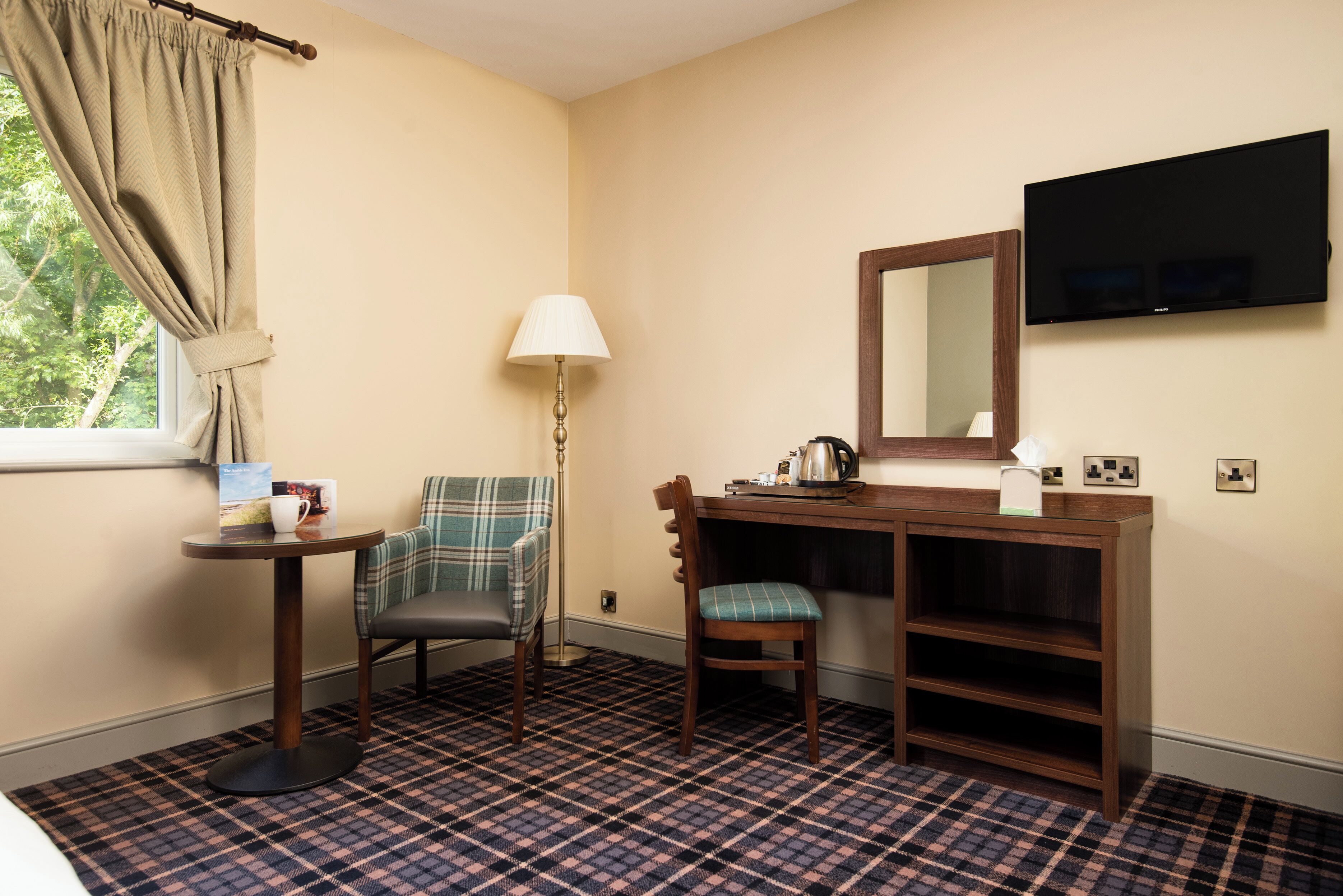 1 bedroom, in-room safe, desk, iron/ironing board