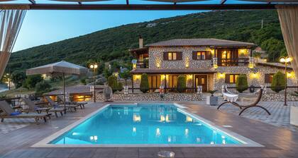 Piedra Villa 4 bedroom luxury villa with private pool