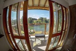 Superior Double Room, Lake View | Minibar, free WiFi, bed sheets