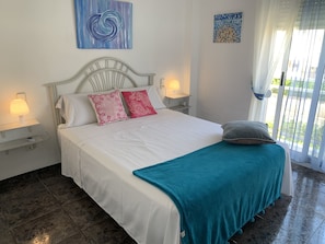 3 camere, ferro/asse da stiro, Wi-Fi gratuito, lenzuola