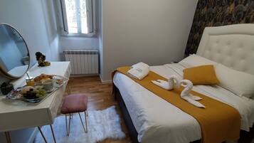 4 bedrooms, iron/ironing board, bed sheets