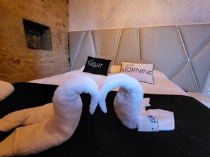 4 slaapkamers, een strijkplank/strijkijzer, beddengoed
