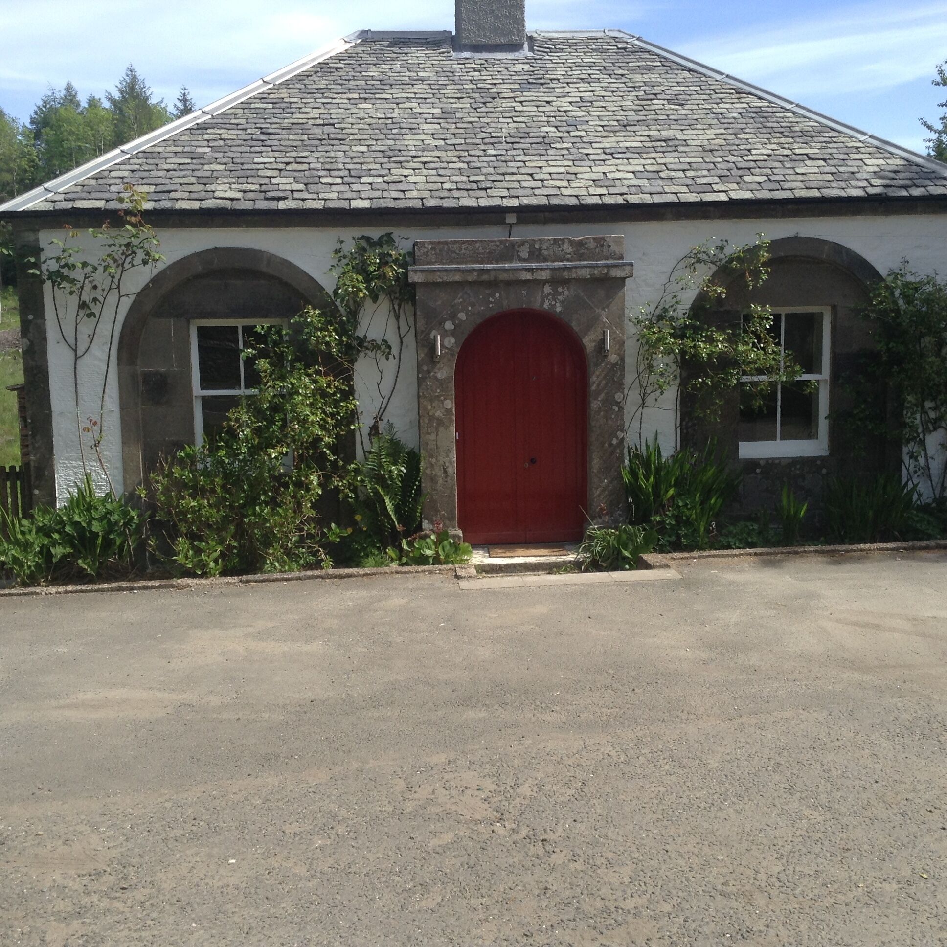 Front of lodge and parking area