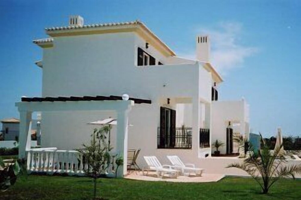 New Detached Villa With Full Air-Conditioning (No Extra Charge),A Private Pool, Sea Views