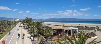 Licht, ruim en comfortabel 4e en bovenste verdieping appartement, Poetto gebied