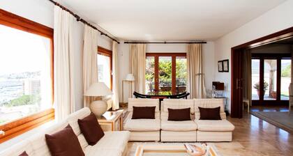 Fabulous Villa with private swimming pool of 25 x10 m