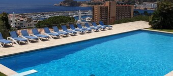 Fabulous Villa with private swimming pool of 25 x10 m