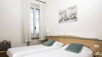 Camera doppia, vista giardino | Wi-Fi gratuito, lenzuola