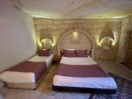 Habitación Business | 3 dormitorios, escritorio, espacio para trabajar con un portátil