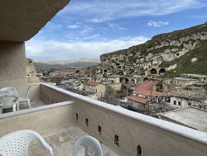 Basic Double Room, 1 Bedroom, Valley View | Living area | TV, computer monitors - DEDE CAVE KONAK (Ürgüp)