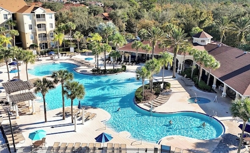 Outstanding 6 Bed Villa, Pool & Spa, Superb Lakefront Setting, 5* Windsor Hills