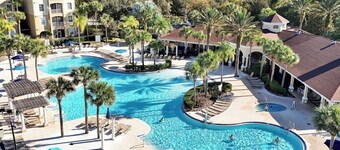 Outstanding 6 Bed Villa, Pool & Spa, Superb Lakefront Setting, 5* Windsor Hills