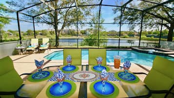 Piscine extérieure, piscine chauffée