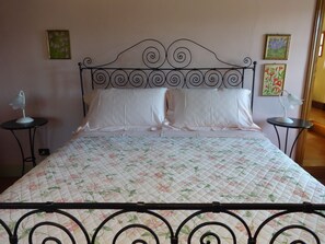 1 chambre, fer et planche à repasser, Wi-Fi gratuit, draps fournis