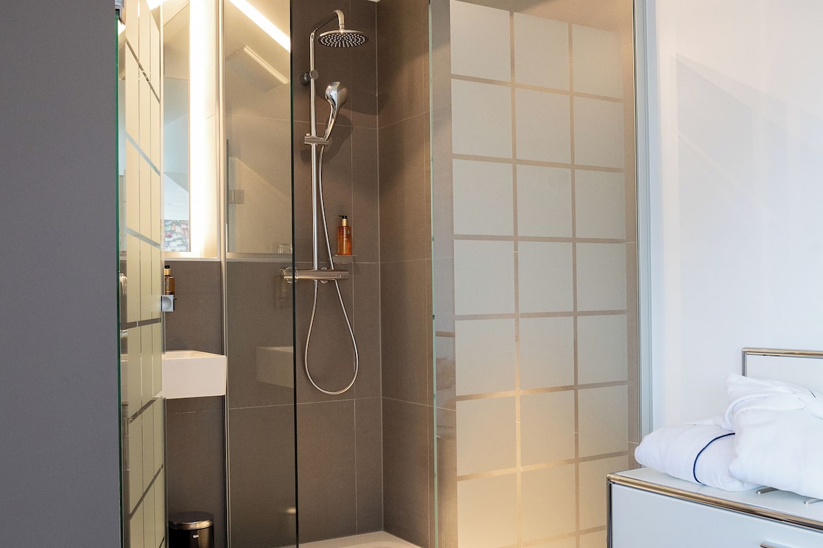 komfort plus | soundproofing, iron/ironing board, free wifi, bed sheets