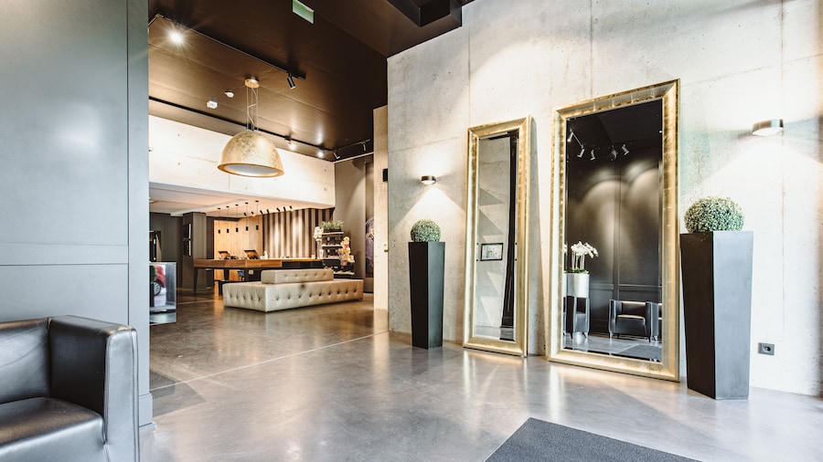 &REPEAT Köln Airport