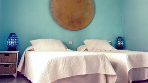 Unclassified image, 4 of 11, button - Luna azul hostel (Benalup-Casas Vieja)
