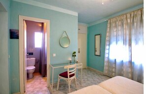 Twin Room, 2 Single Beds, Non Smoking | Bathroom