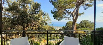 Charmante villa en bord de mer entourée par la paisible pinède d'Andora