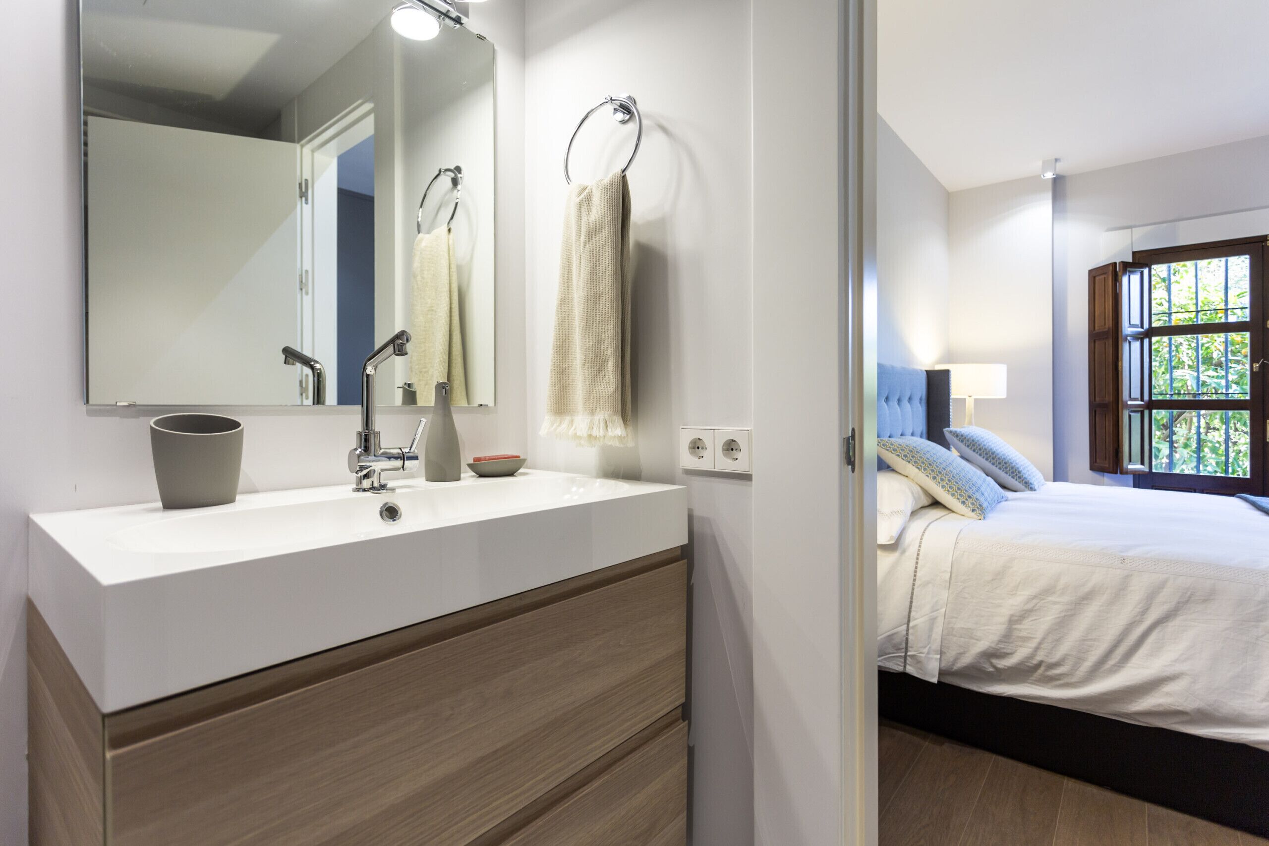 2 dormitorios, tabla de planchar con plancha, wifi gratis y ropa de cama