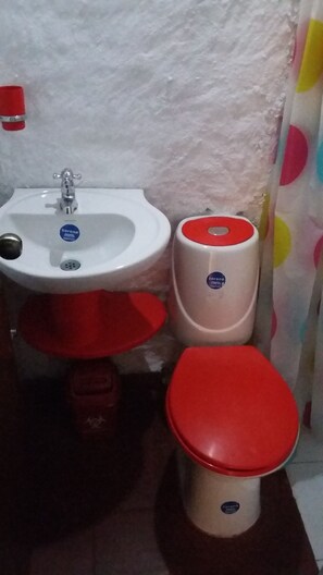 Shower, rainfall showerhead, towels