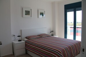 2 chambres, fer et planche à repasser, Wi-Fi, literie fournie