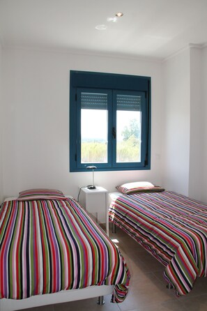 2 chambres, fer et planche à repasser, Wi-Fi, literie fournie