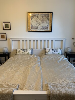 2 bedrooms, iron/ironing board, free WiFi, bed sheets - Modern, spacious apartment - 250m from town centre, 300m from ski lifts (Zell am See)